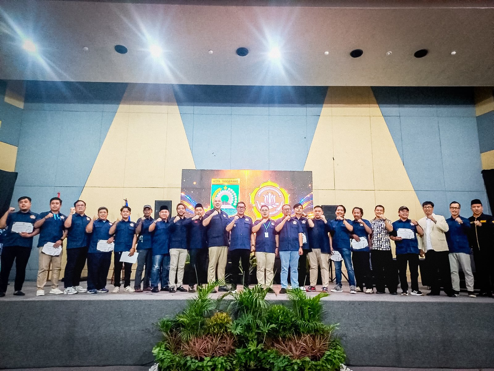 Foto Katar Kota Tangerang Beri Penghargaan kepada Organisasi Berprestasi, Unit Website Karawaci Raih Predikat Terbaik Bidang Digitalisasi #2