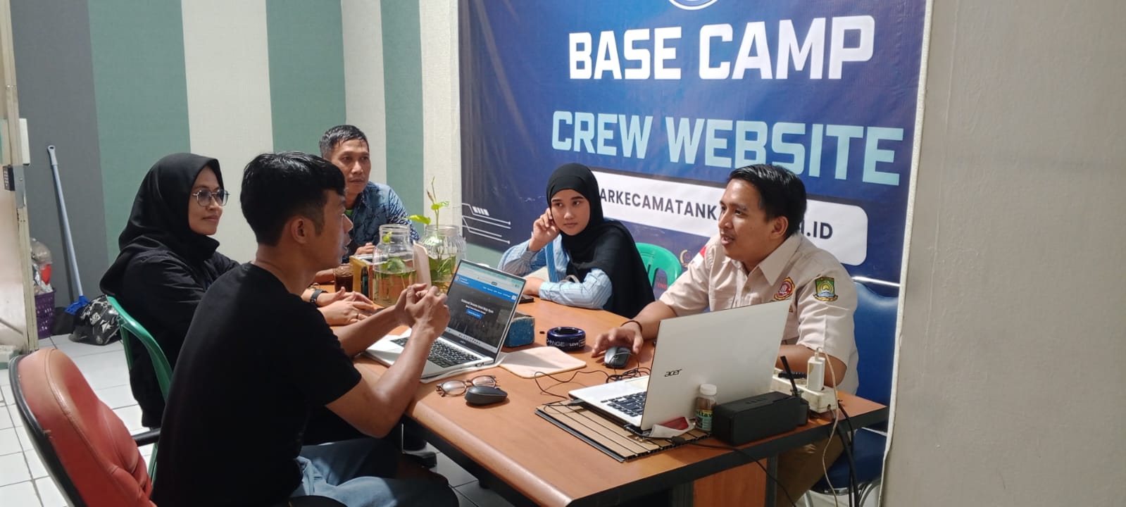 Foto Inovasi Digitalisasi Katar Kecamatan Karawaci Gandeng UMKM KUTIL, Achmad Syafe’i Wakili Lomba Pilar-Pilar Sosial #1