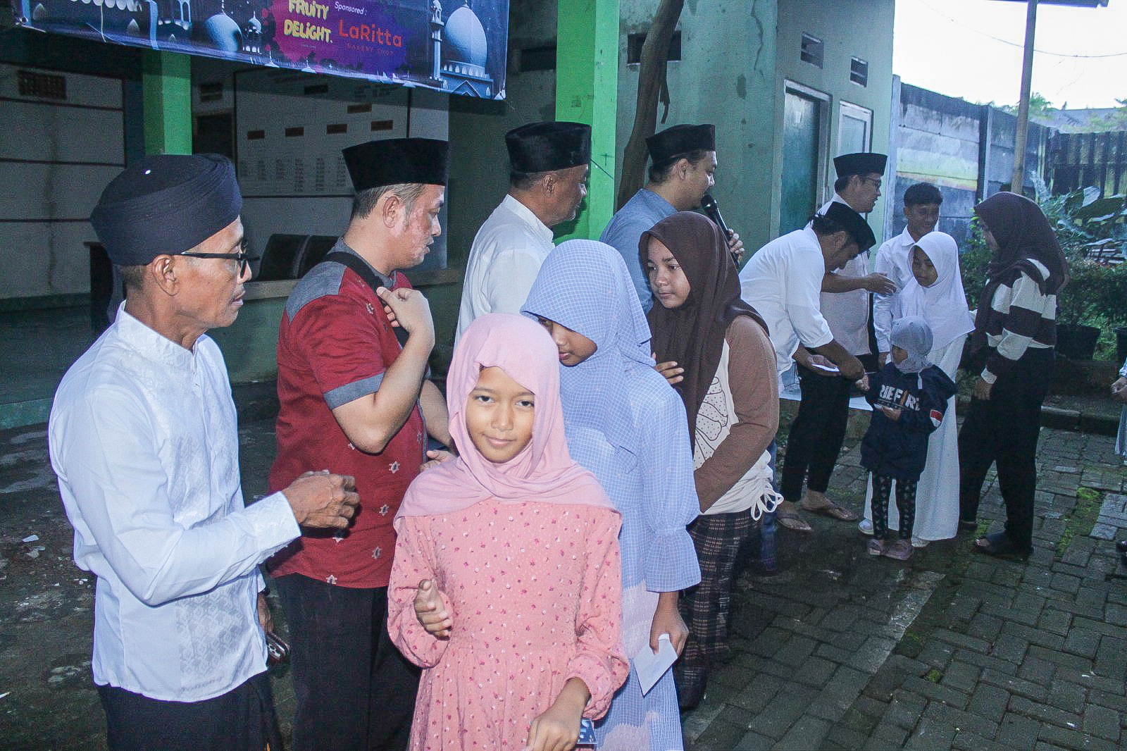 Katar Cimone Jaya Gelar Bakti Sosial dan Santunan Anak Yatim